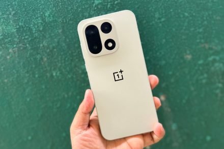 A leaked render of the OnePlus 16 smartphone displays its camera module and screen layout.