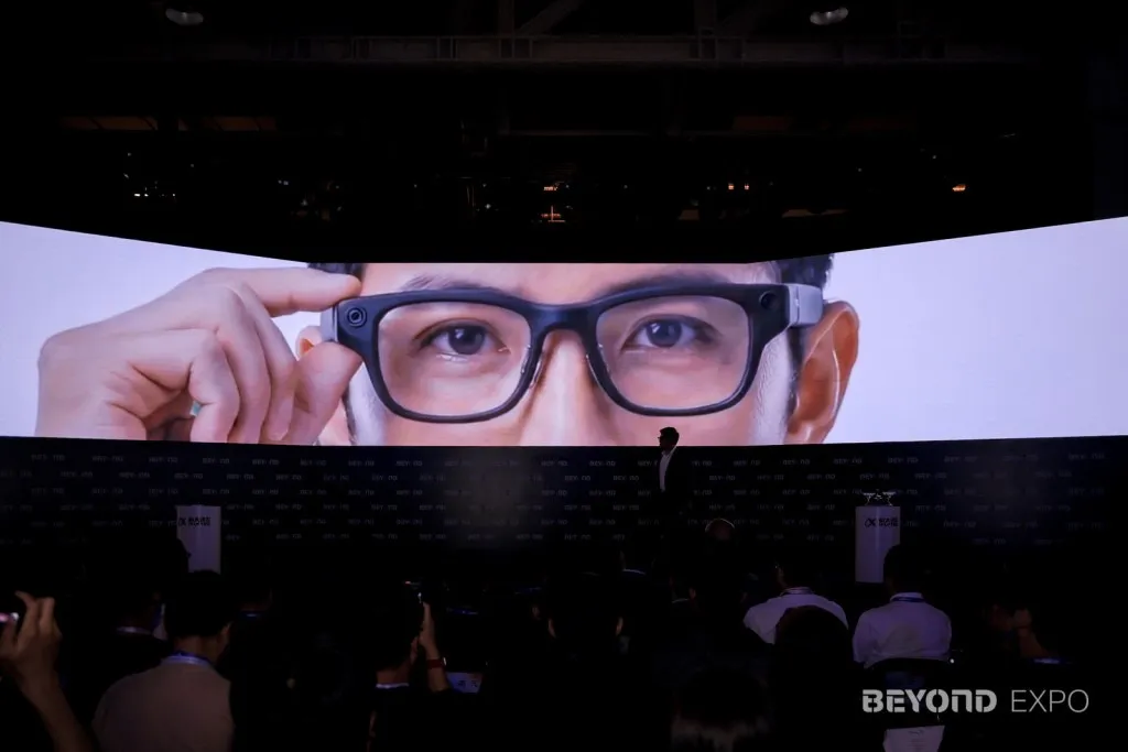 iFlytek displays its 40g AI smart glasses equipped with the GlassClaw agent and advanced noise recognition.