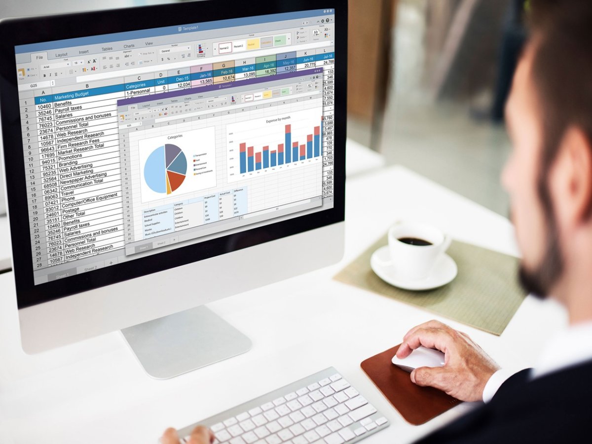 Microsoft Office 2024 Home and Business software packaging and interface.
