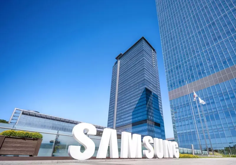 Samsung semiconductor chip used in smartphones and AI servers.