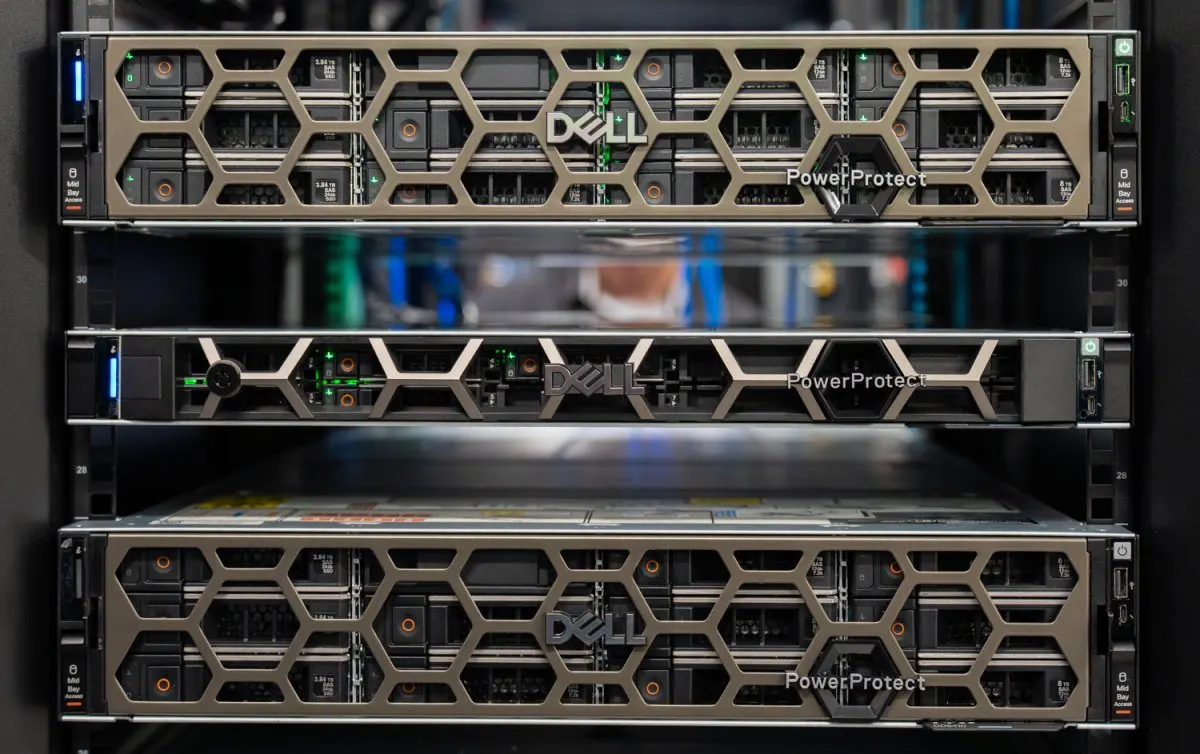 A technical diagram illustrates open storage integration and automated anomaly detection for Dell PowerProtect One.