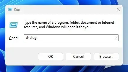 Windows display settings panel showing monitor refresh rate configuration options.
