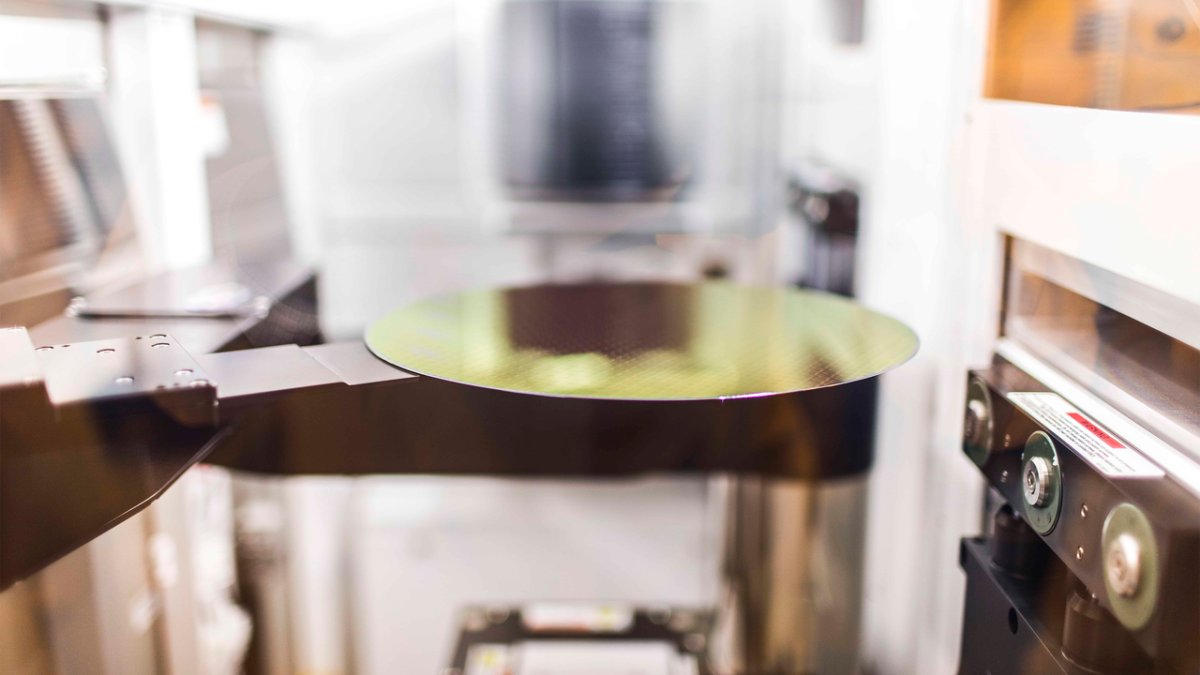 Trailing-edge roadmaps for GlobalFoundries, UMC, and SMIC illustrating divergent strategies for mature node manufacturing.