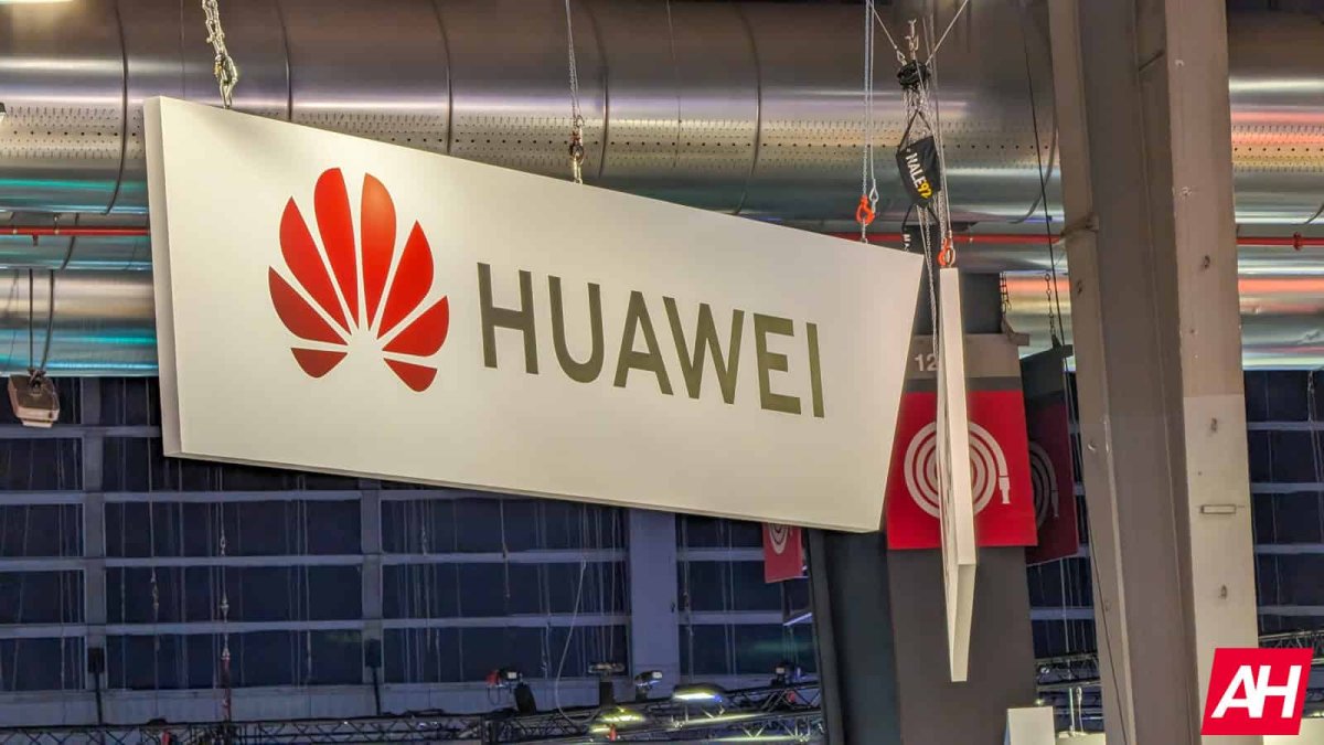 Huawei Engineers 122TB SSD Using Alternative Packaging