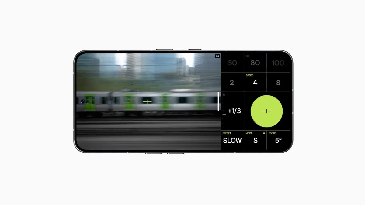 The app interface displays raw DNG capture options alongside C2PA provenance metadata verification.