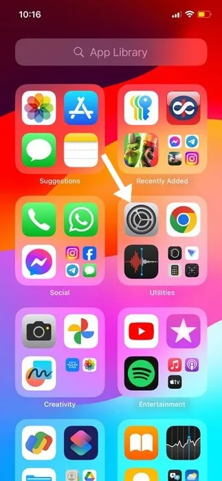 iPhone screen showing the Vehicle Motion Cues accessibility setting with animated boundary dots