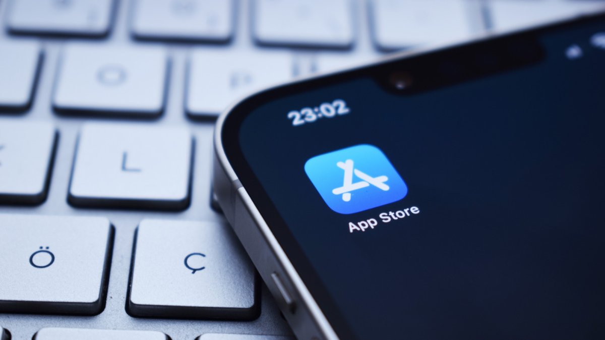 Apple Evaluates App Store Policy Shift for Autonomous AI Agents