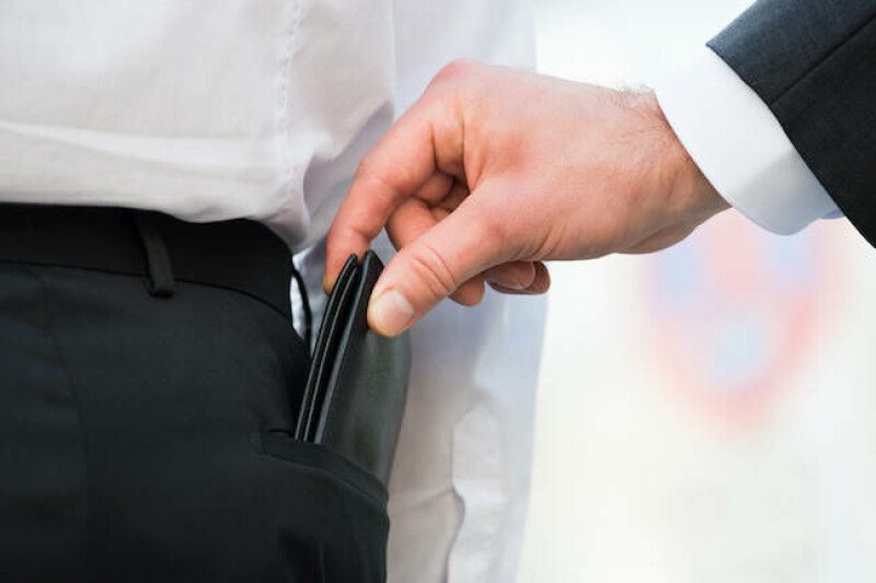 A Russian speaker and jailbroken Gemini went on a hacking spree and emptied at least one MAGA victim's crypto wallets