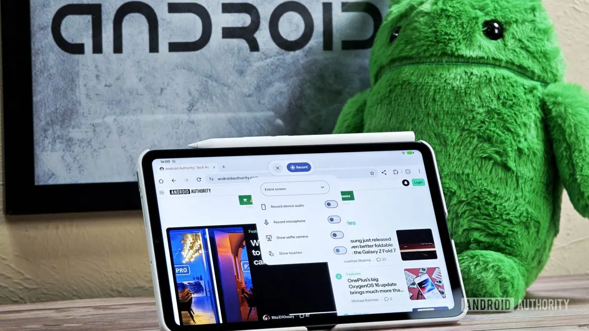The Android 17 QPR1 Beta 3 partial screenshot toolbar displays custom area selection options on a large-screen device.