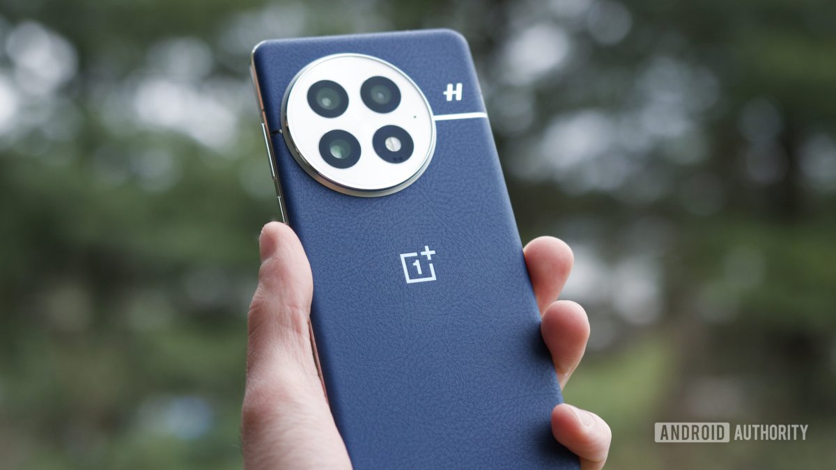 OnePlus Officially Resumes OxygenOS Software Updates Today