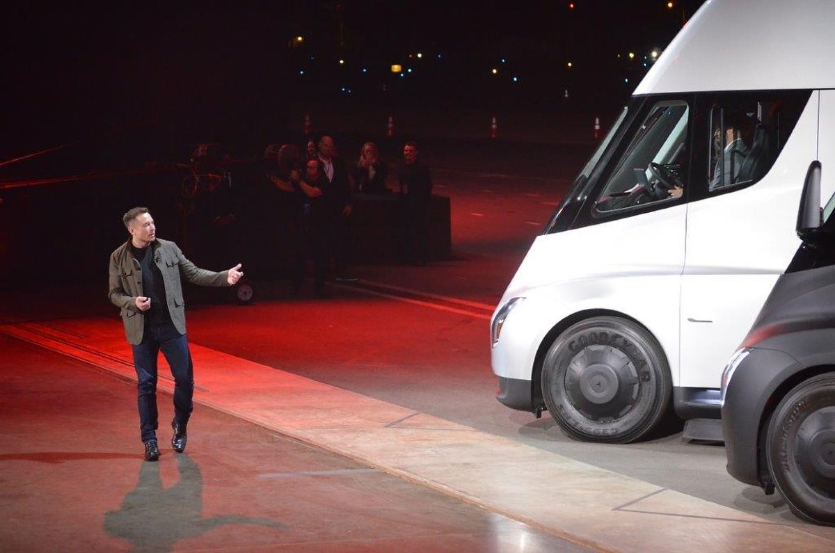 Tesla Accelerates Heavy-Duty Electric Truck Manufacturing