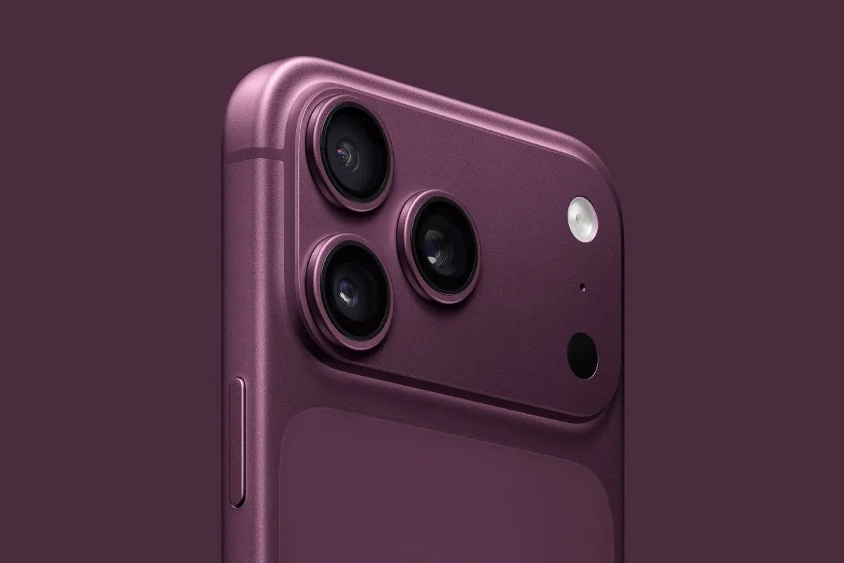 iPhone 18 Pro models displaying Dark Cherry, Light Blue, Dark Gray, and Silver finishes alongside a smaller Dynamic Island.
