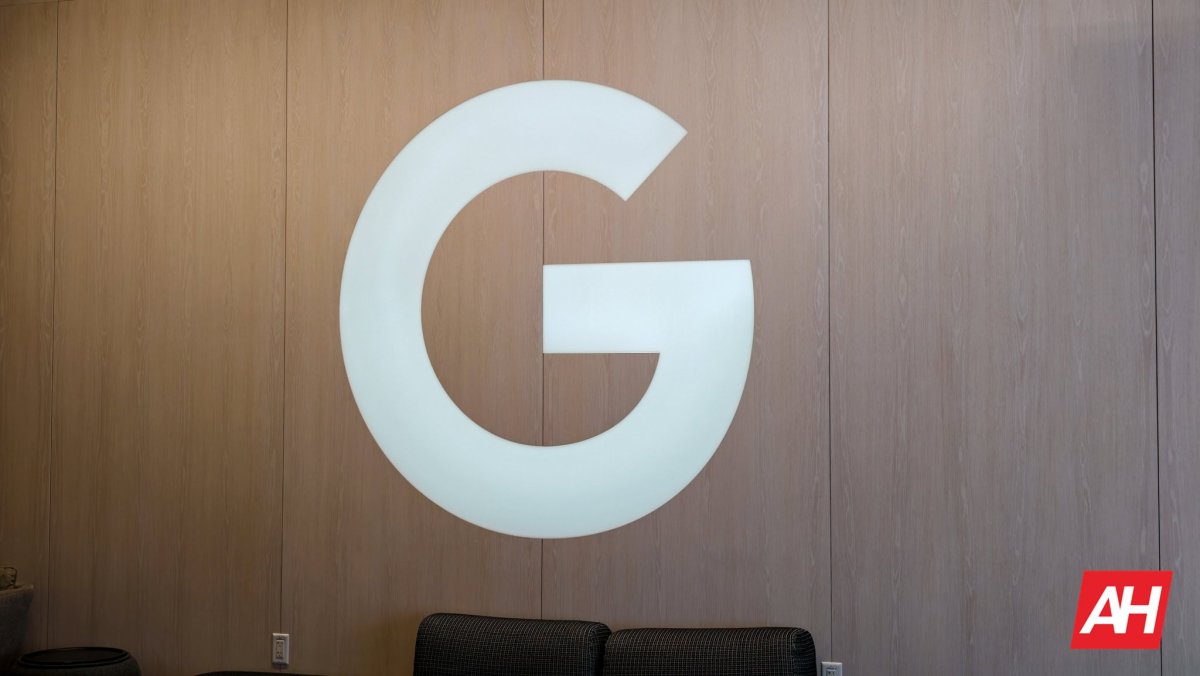Graphic showing a Google engineer using search data for a Polymarket bet, highlighting data ethics concerns.