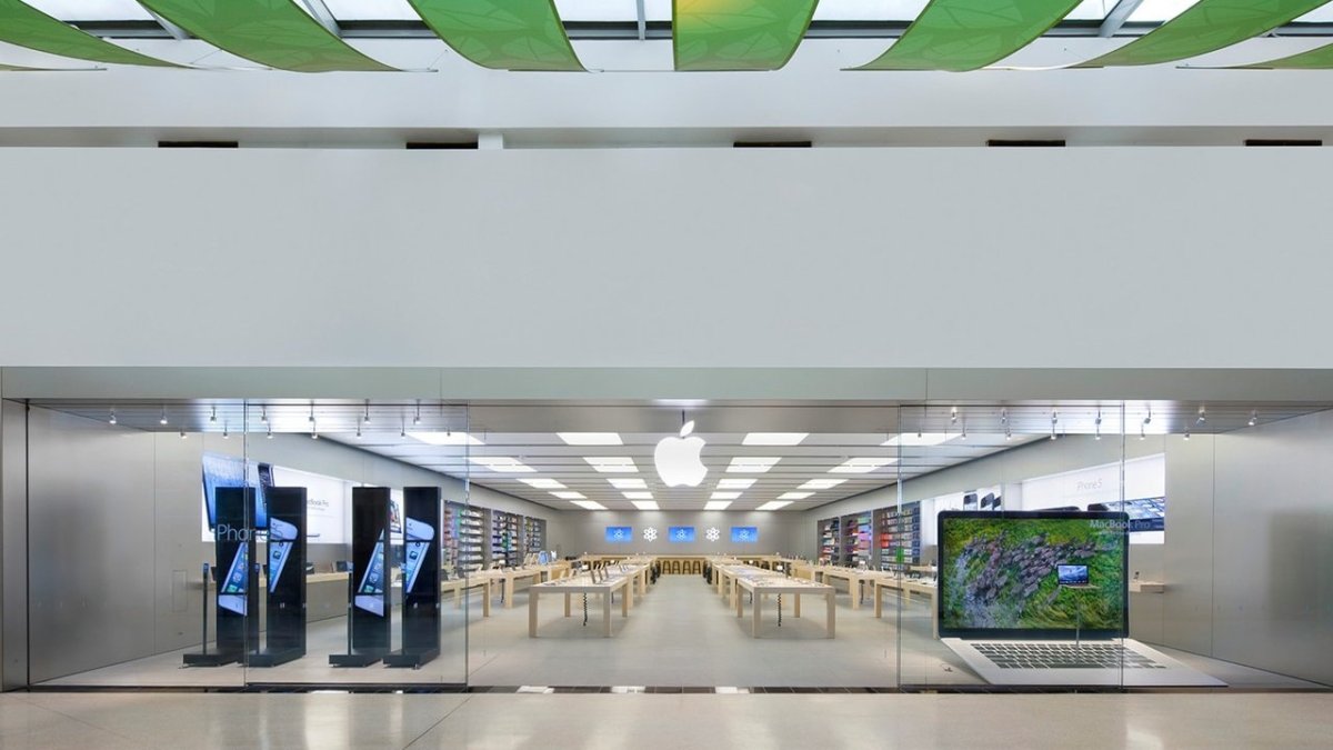 Employees at Apple's first unionized store to protest closing