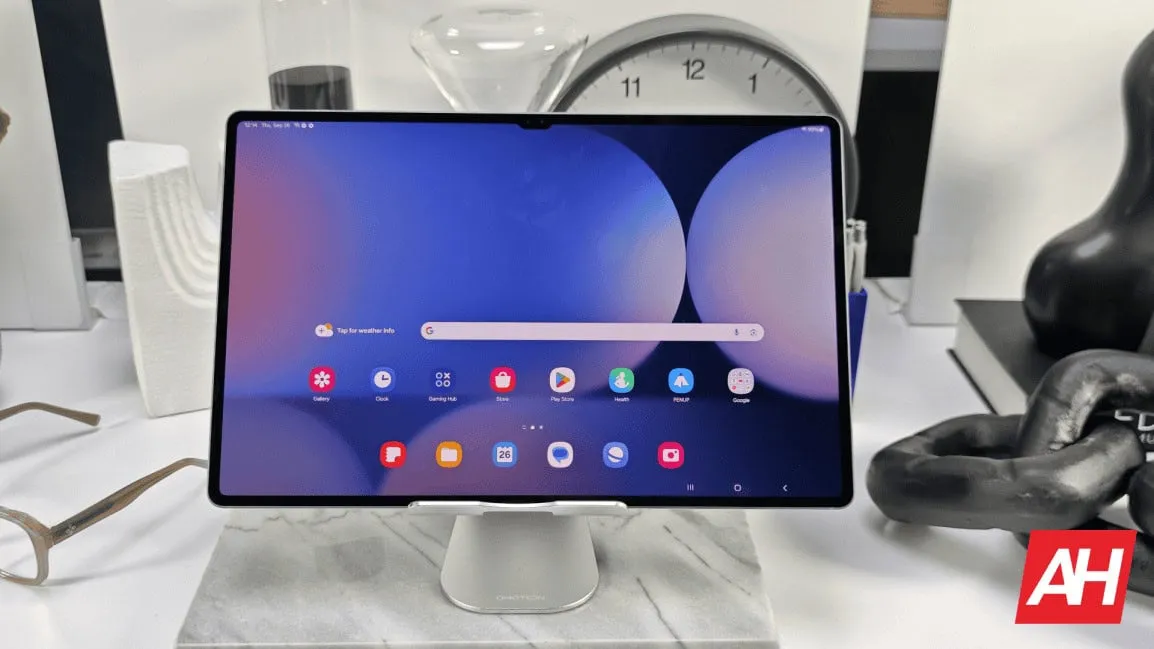An Android tablet displays a Chrome browser launch error caused by a widespread software conflict.