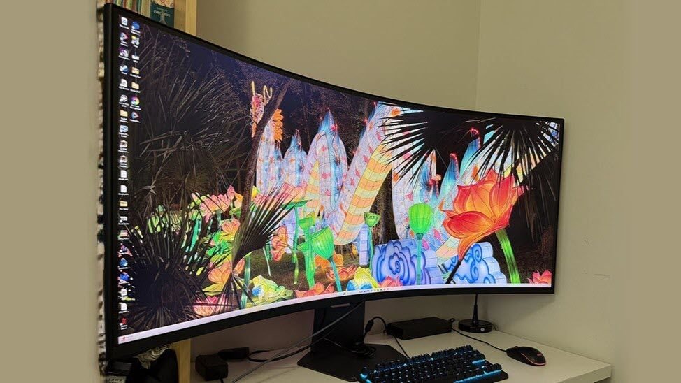 LG UltraGear 52G930B 52-Inch 5K Gaming Monitor Analysis