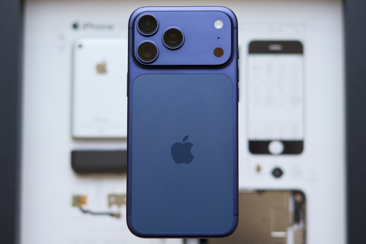 Save $100 on an unlocked iPhone 17 Pro Max right now