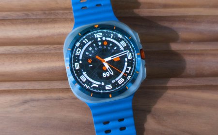 The Samsung Galaxy Watch Ultra 2 connectivity diagram displays cellular, Bluetooth, and Wi-Fi model options.