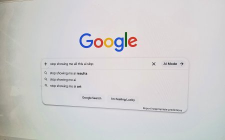 Traditional search results layout is displayed alongside modern AI interface elements.