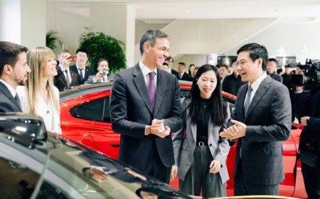 Spanish Prime Minister Pedro Sánchez visits Xiaomi Technology Park in Beijing