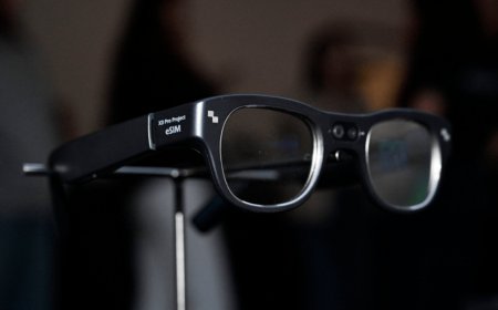 CES 2026: first phone-free AI glasses with eSIM and 4G connectivity unveiled