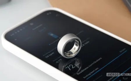 The desktop application interface displays Oura Ring health metrics and local database records.