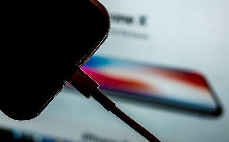 Extending Smartphone Battery Life Through Strategic Maintenance