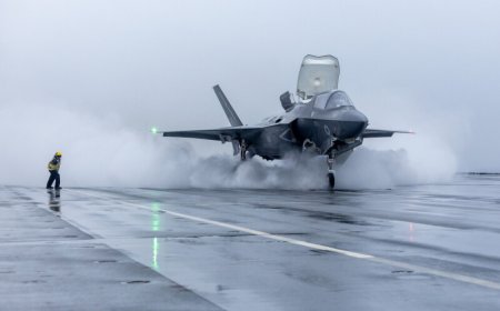 F-35 software delays leave UK buying time with US glide bombs