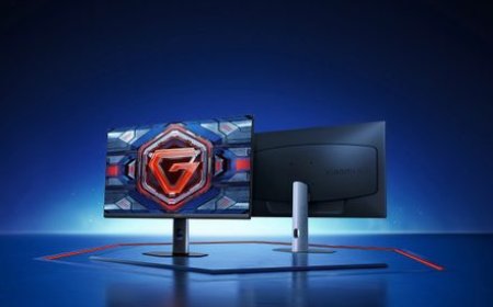 Xiaomi Gaming Monitor G25i 2026 displaying a dark game scene with Night Vision mode activated.