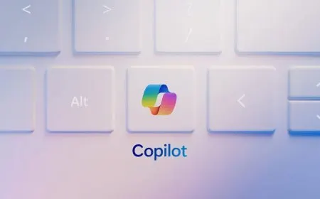 A keyboard highlighting the dedicated Copilot key on an AI PC device.