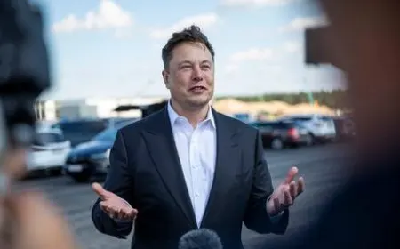 SpaceX ties billion dollar executive pay to a 7.5 trillion dollar valuation and one million Mars residents.