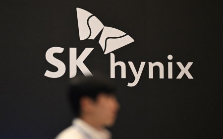 Samsung and SK Hynix employees are reportedly abandoning overseas training programs to nab up to $400,000 performance bonuses — online dating grades rise as female members 'seeking out SK hynix employees'