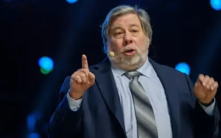 Apple co-founder Steve Wozniak speaks to graduates at Grand Valley State University commencement ceremony.