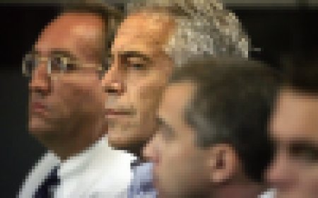 Jeffrey Epstein Commits Suicide at Manhattan Jail