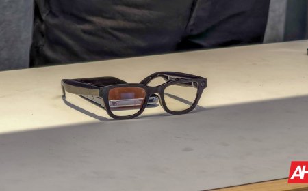 Google Glass failed because it "wasn't fashionable enough"