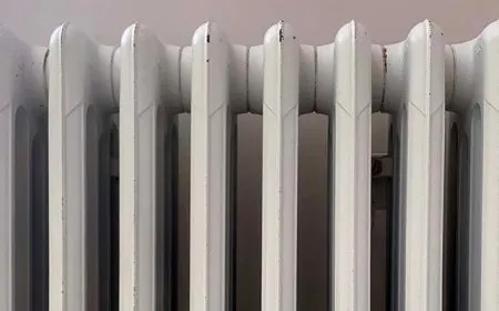A UK datacentre facility connects waste heat recovery systems to district heating infrastructure.