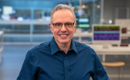 Apple Names Johny Srouji Chief Hardware Officer Amid Structural Shift