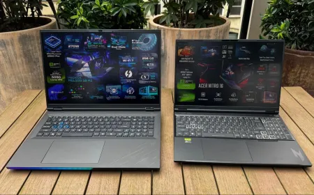 Acer displays the Predator Helios 18 laptop and Nitro Blaze Link handheld at Computex 2026.