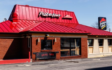 Frustrated franchisee sues Pizza Hut over crappy kitchen AI