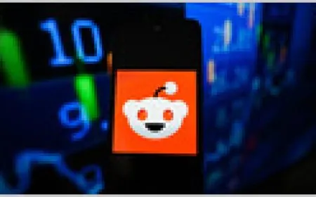 A financial chart shows Reddit shares dropping over 5 percent on Friday after Meta launched its Forum app.