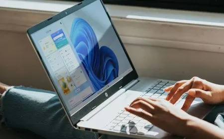 Windows 11 desktop interface displays the taskbar and File Explorer window during a system stability update.