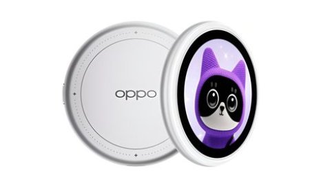 A compact magnetic circular display attaches to a smartphone for wireless live preview and remote framing adjustments.