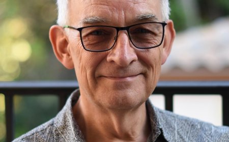 The man behind the legendary MPC, Roger Linn, stays focused with a single browser tab