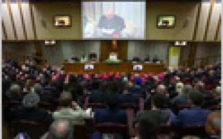 Pope Francis presents his encyclical on artificial intelligence during a Vatican briefing.