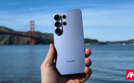 Human eyes observe a smartphone screen to illustrate mobile privacy display technology.