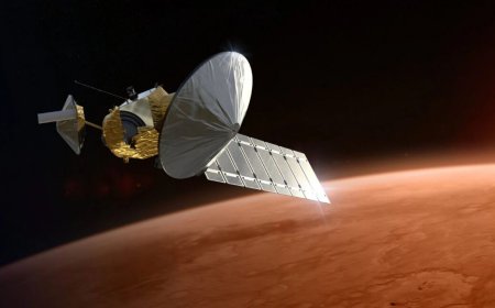 The Politics and Engineering Behind NASA's New Mars Orbiter Contract
