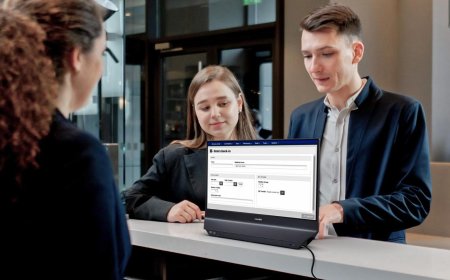 Philips’ new display has a screen on both sides