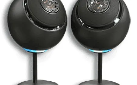 Creative Pebble Nova desktop speakers feature coaxial driver technology and metal mounting stands.