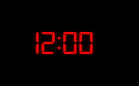 A clock represents the 12 hour patching deadline for critical systems established by India's CERT-In cybersecurity agency.