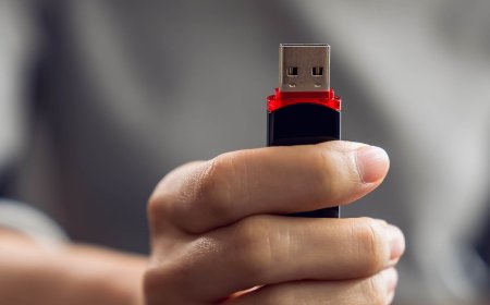 Transforming Old USB Drives Into Professional PC Rescue Kits